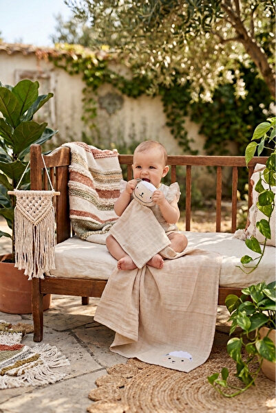 Lamb Sleeping Companion + Muslin Set