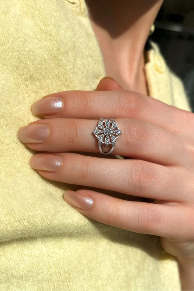 Spossy Silver Jewelry 925 Ayar Gümüş, Silver, Beyaz Taşlı Çiçek Tasarım Eklem...