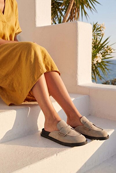 Modezya Γυναικείες παντόφλες σε μπεζ χρώμα με λεπτομέρεια από σουέντ, επίπεδη...