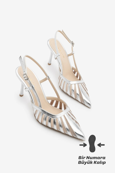 Marjin Γυναικεία παπούτσια στιλέτο με μυτερή μύτη, λουράκι στην πλάτη, λεπτομ...