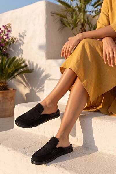 Modezya Γυναικείες παντόφλες με λεπτομέρεια από μαύρη σουέτ ζώνη, επίπεδη σόλ...