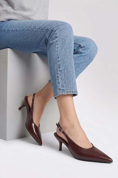 Modezya Γυναικεία παπούτσια με τακούνι Laura Bordo ματ με ιμάντα στην πλάτη κ...