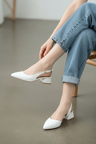 DİVOLYA Παπούτσια μπαλαρίνας με μυτερό τακούνι Aura White με αγκράφα στο πλάι...