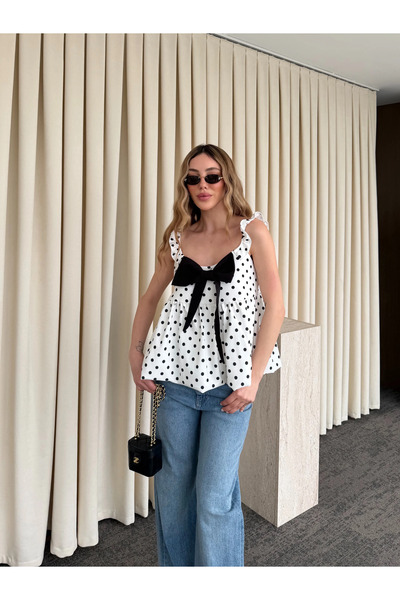 Laluvia Λευκή μπλούζα με φιόγκο στο μπροστινό μέρος και πουά σχέδιο - 8435