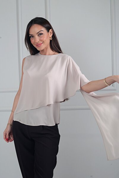 By Saygı Γυναικεία μπλούζα σιφόν με ασύμμετρο κόψιμο και φουλάρι