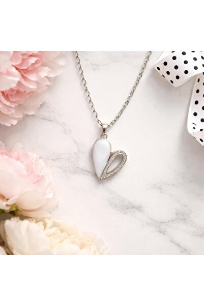 Monivera Women's Heart Patterned Tarnish-Resistant Zircon Steel Necklace