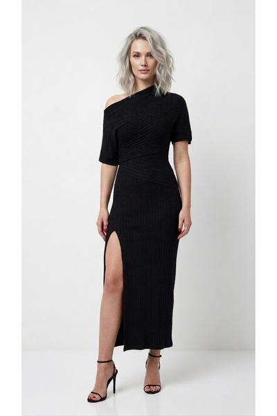 Neden Tekstil Γυναικείο μαύρο πλεκτό φόρεμα με ασύμμετρο γιακά και σκίσιμο