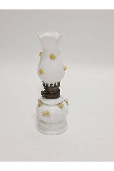 Hasyılmaz Çiçek Motifli Antika Opal Cam Gaz Lambası 012
