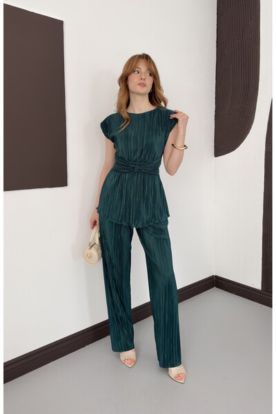 verabelle Πλισέ σατέν μπλούζα με λεπτομέρεια δεσίματος, με επένδυση και επωμί...