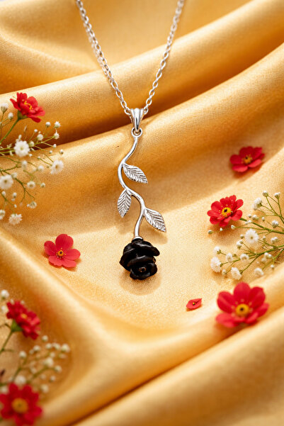 ÇEKİRDEK JEWELRY 925 Ayar Gümüş Siyah Gül Kolye – Kadınlara Özel Minimal Şıklık