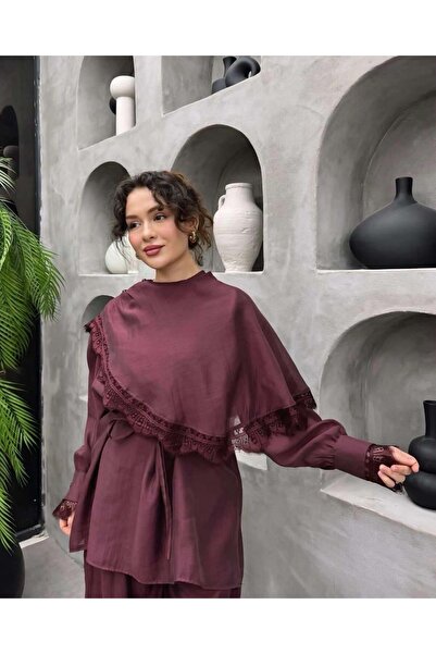 Cardella Κομψό και στυλάτο σετ με δαντέλα Yasmin και λεπτομέρεια από μανδύα, ...