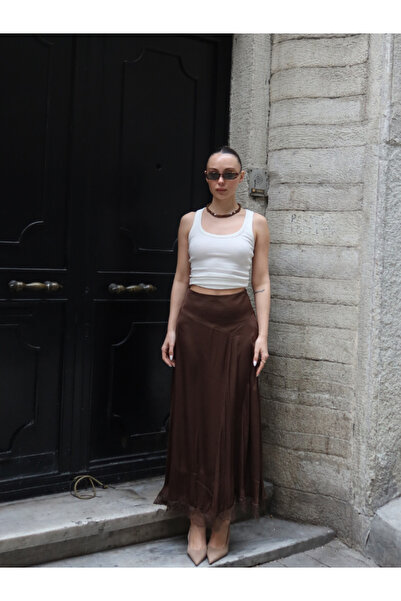 thelowely Ασύμμετρη φούστα με δαντελένια λεπτομέρεια