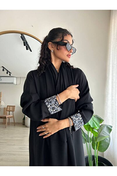 Abaya zeropoint عباية مطرزة