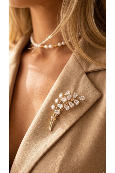 İNN JEWELLERY Zirkon Taşlı Çiçek Figürlü Gold Vip Broş