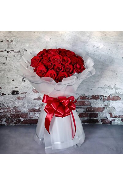 OCMS Delicate Red Rose bouquet