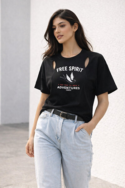 QUHOX Tricou oversize negru cu imprimeu pentru femei, cu umerii decupați, cro...