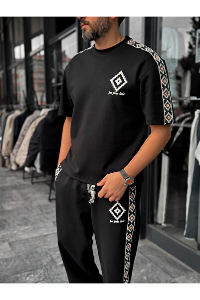BYBASICMAN Черна етническа тениска с райета на ръкавите RES-1076