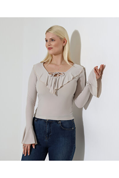Mega Life Sandy Blouse with Flounces on the Collar and Sleeves