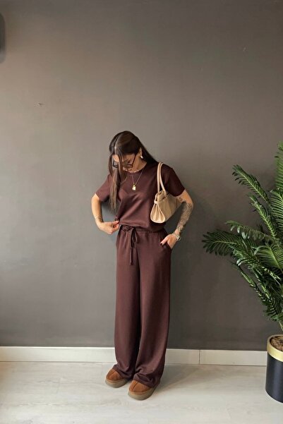 Auroveen Βασικό μπλουζάκι με λαιμόκοψη ποδηλάτου, παντελόνι με φαρδιά μπατζάκ...