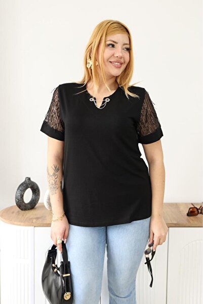 Siyezen Μπλούζα μεγάλου μεγέθους με παγιέτες στα μανίκια και αξεσουάρ αλυσίδας