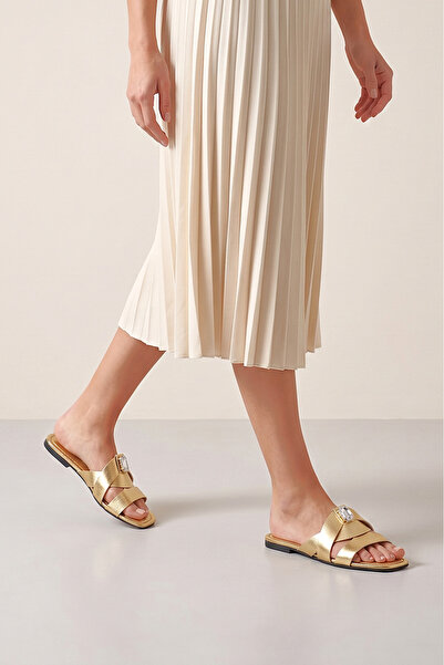 Gökhan Talay Γυναικείες παντόφλες Velmira με χρυσό μεταλλικό τετράγωνο σχέδιο...