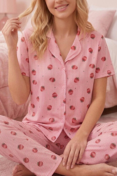 FİT WOMEN Σετ πιτζάμες με κοντό μανίκι και κουμπιά με σχέδιο φράουλας 4588