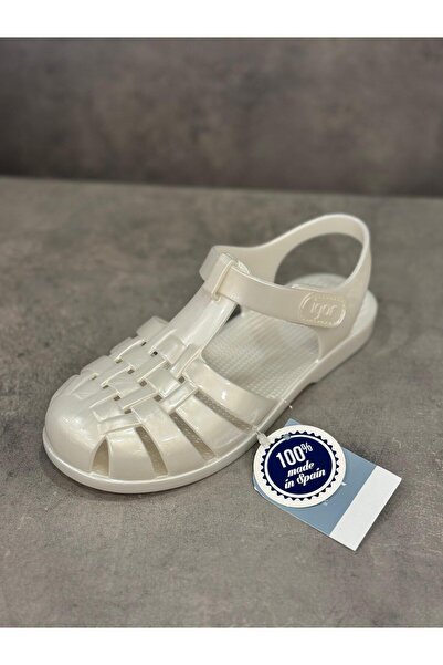 IGOR ΣΑΝΔΑΛΙΑ ΑΝΘΕΚΤΙΚΑ ΣΤΟ ΘΑΛΑΣΣΙΝΟ ΝΕΡΟ