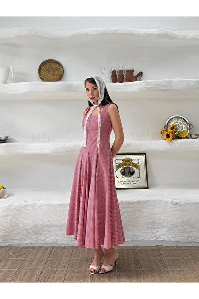 LE CARAMBOLE Γυναικείο μακρύ φόρεμα με κόκκινο τετράγωνο σχέδιο και τιράντες