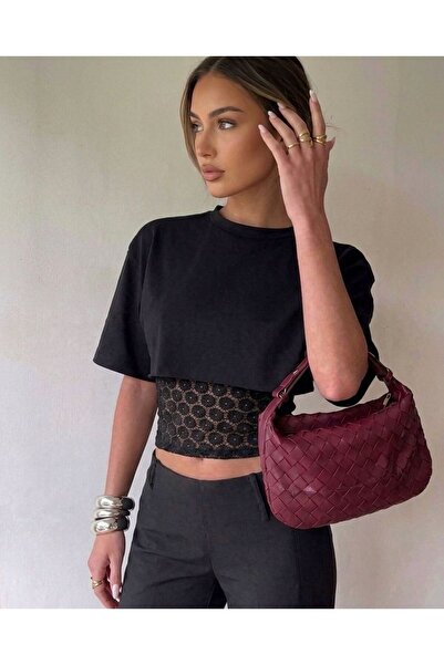 LOUİSA Γυναικείο Σετ 2 τεμαχίων: Μαύρο Crop T-shirt - Μαύρο Αθλητικό Τοπ με Δ...