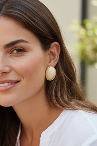 Bo Takı ve Aksesuar Button Model Mother-Of-Pearl Oval Earrings 3 cm