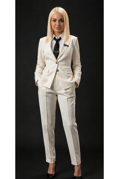 Noasheer Krem rengi kadın takım elbıse modern kesim blazer pantolon kombin
