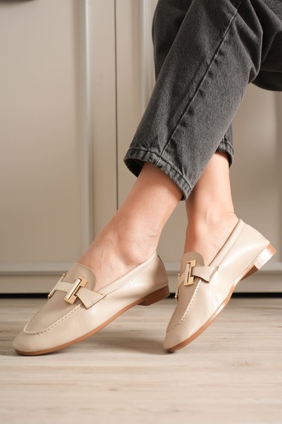 Zerenyus Γυναικείες μπαλαρίνες Modena σε μπεζ χρώμα με κομψή αγκράφα για καθη...