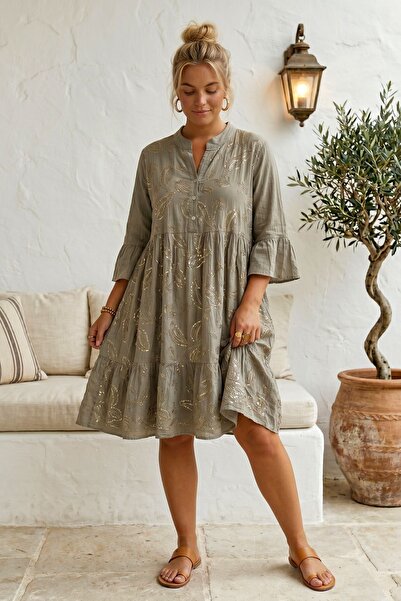 Chiccy Ιταλικό φόρεμα από ύφασμα με λεπτομέρειες από παγιέτες και βολάν στα μ...