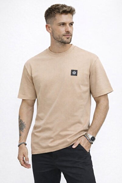HZR wear تي شيرت رجالي أساسي بقصة عادية وياقة دائرية وشعار بسيط