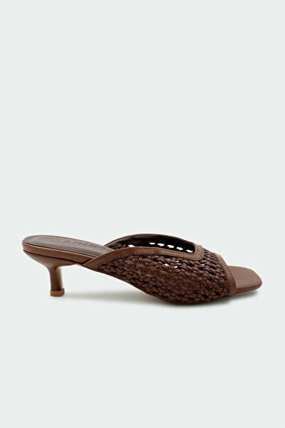 LAMİNTA Γυναικείες παντόφλες Monic με πλεκτή λεπτομέρεια, σε άγριο καφέ χρώμα...