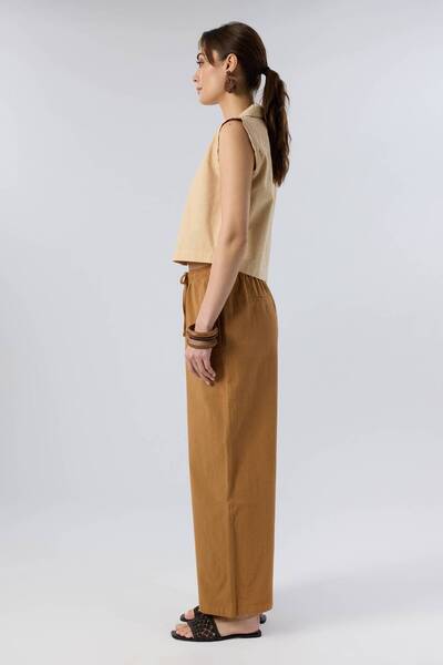 İpekçi Otantik Natural Textured Comfortable Form Buttoned Top Soil Beige