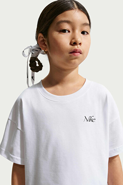 Nike Sportswear Boxy Flower Casual Style Oversize Cut Girls' Short Sleeve T-S...