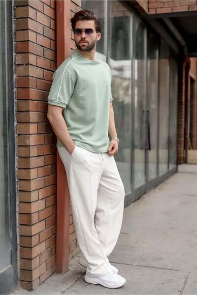 Madmext Ανδρικό μπλουζάκι με μοντέρνα κοπή και λεπτομέρεια με ρίγες σε πράσιν...