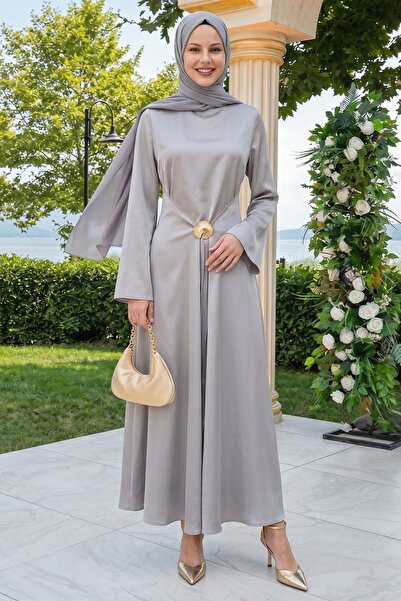 InStyle Γκρι σατέν φόρεμα με καρφίτσα στην φούστα