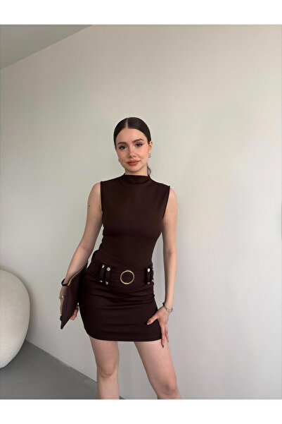 FMN Butik γυναικείο φόρεμα με στρογγυλή ζώνη, λεπτομερής σχεδίαση με όρθιο γι...