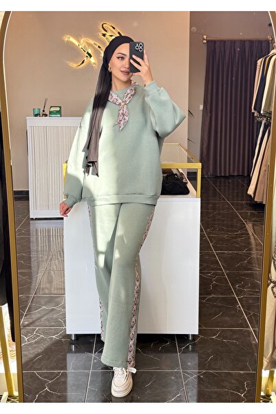 Gizem Karademir Boutique Fular Detaylı Eşofman Takımı