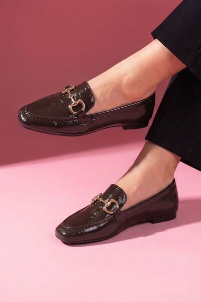 FUGA MODA Arven Καφέ Ζαρωμένο Λουστρίνι με Χρυσή Πόρπη Loafer Μπαλαρίνες