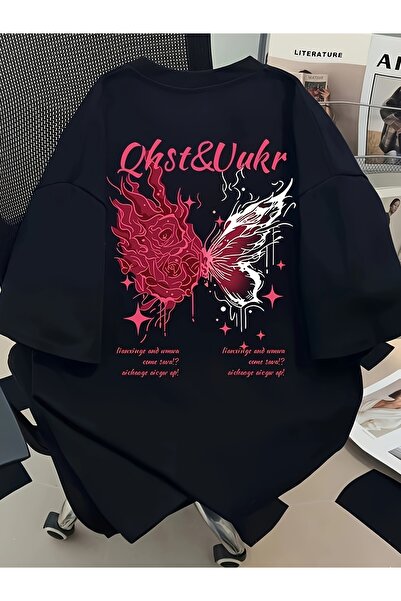 yiou trendy clothing تيشيرت أسود يتميز بطبعة أنيقة على شكل فراشة دموية.
