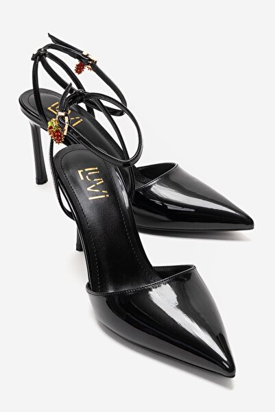 LuviShoes THALIA Siyah Rugan Sivri Burunlu Charmlı Kadın İnce Topuklu Ayakkabı