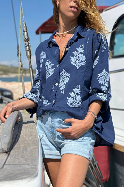 Güneşkızı Ιταλικό μπλε ναυτικό πουκάμισο με έθνικ σχέδια, τσέπες και πλισέ βα...