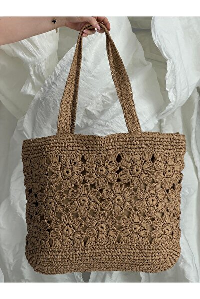 Luminos Butik Ψάθινη τσάντα σε χρώμα καμηλό με λεπτομέρειες από πλέξη λουλουδ...