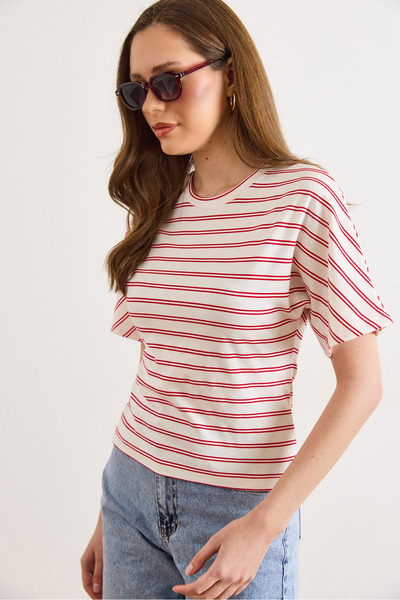 Olalook Γυναικείο Κόκκινο Εκρού Ριγέ Μπλουζάκι Μπαστούνι Basic TSH-19000989