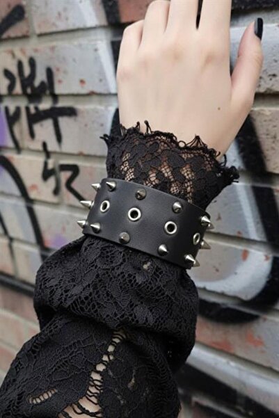 Karakedi Black 3 Strips Barbed Hole Gothic Leather Bracelet