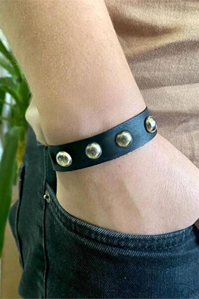 Karakedi Black Round Metal Leather Bracelet