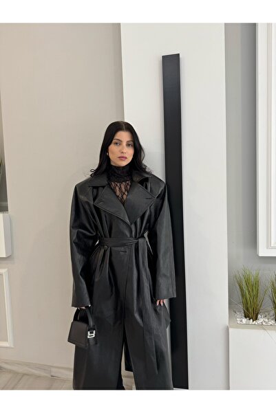 KOKOSH Υπερμεγέθης Δερμάτινη Καμπαρντίνα με Έντονα Βάτες στους Ώμους – Μαύρο